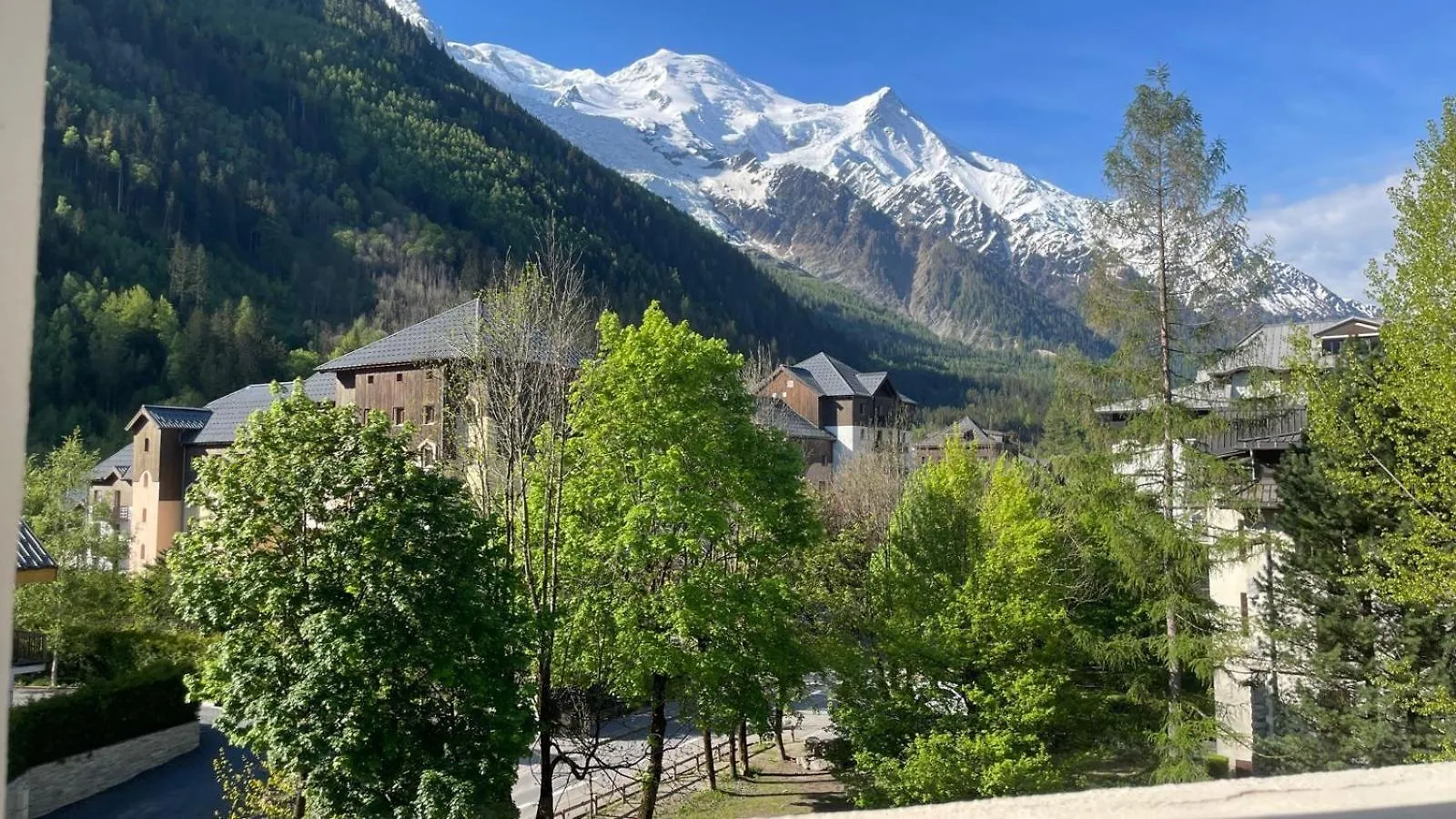 Appart Les Cosmiques, Vue Mont Blanc - Aiguille Du Midi ile iletişim
